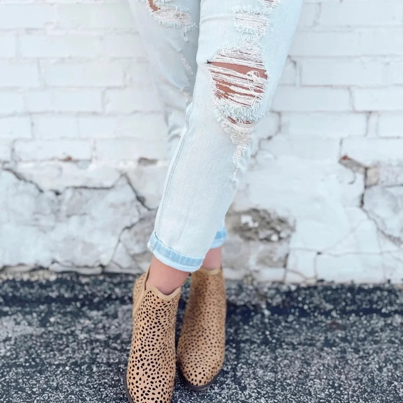 AG Adriano Goldschmied Light Wash Distressed The Nikki Crop Relaxed Jean Size 26 - Picture 6 of 11